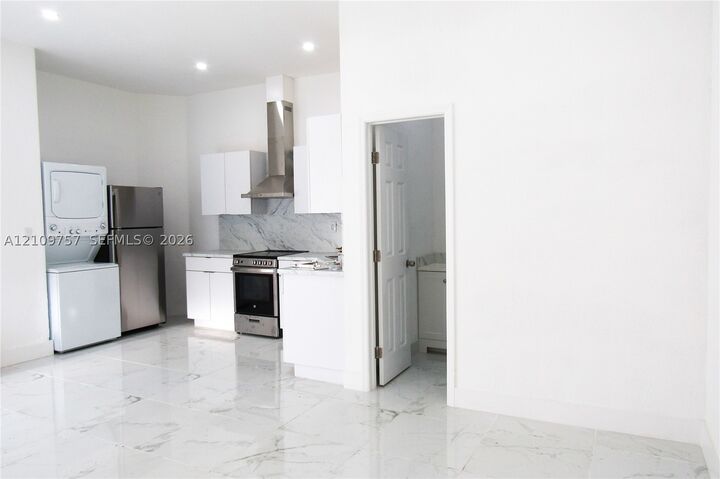 Property Photo: 15571 SW 183rd Ln A FL 33187