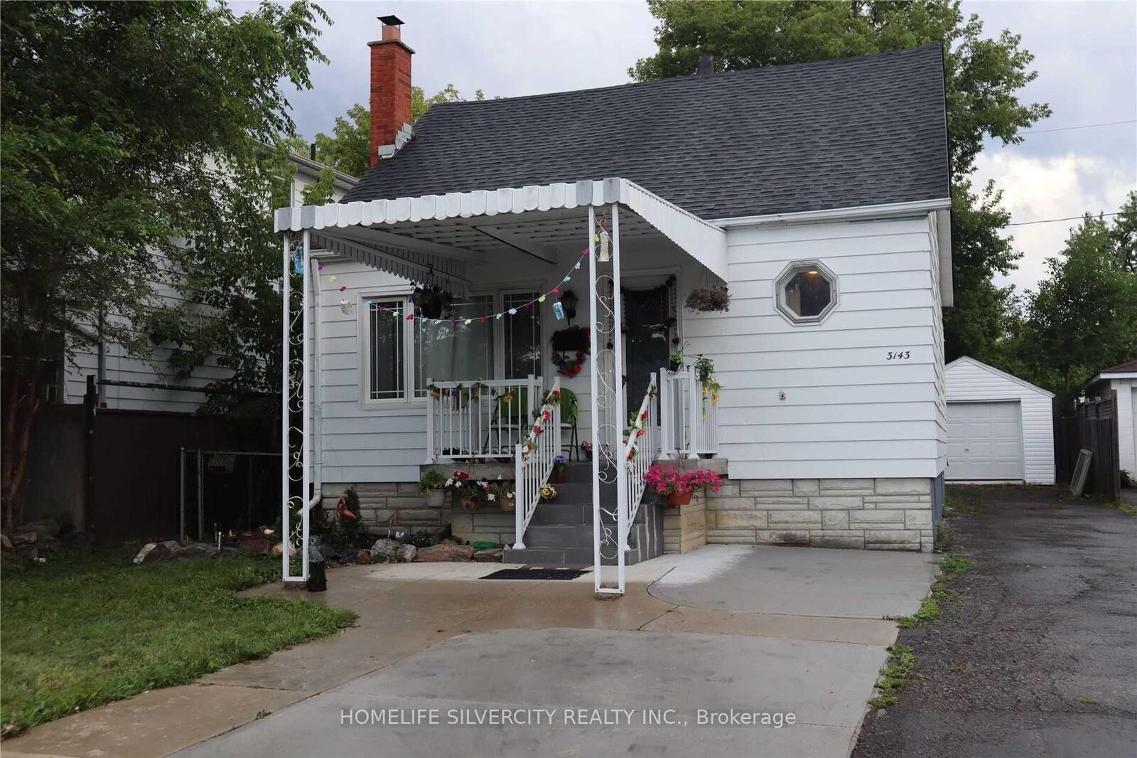 Property Photo: 3143 Merritt Avenue ON L4T 1P4