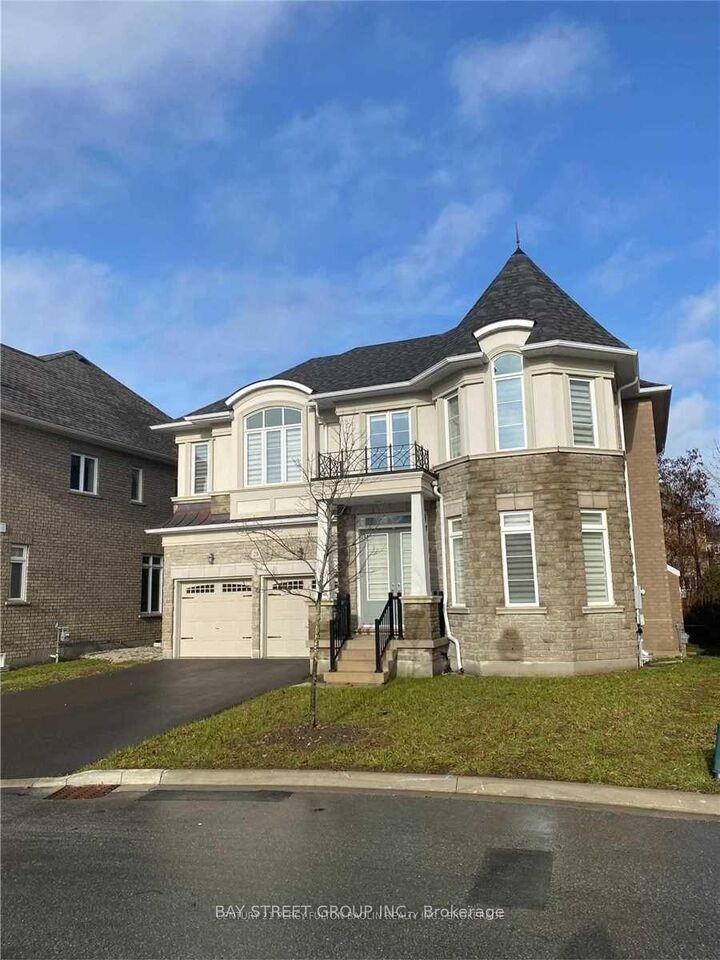 Property Photo:  28 Macdonald Court  ON L4E 1E9 