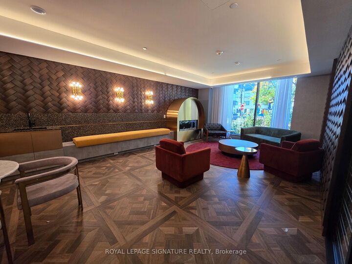 Property Photo:  5 Lakeview Avenue 505  ON M6J 0H3 
