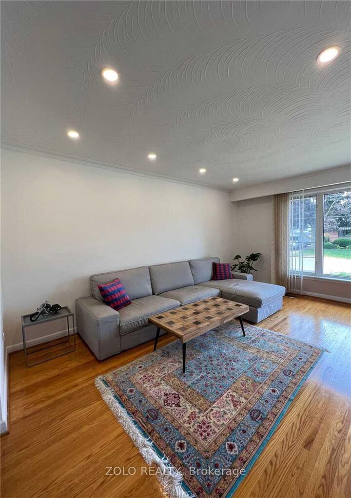Property Photo:  346 Wenlock Avenue Main Floor  ON L4C 1M9 