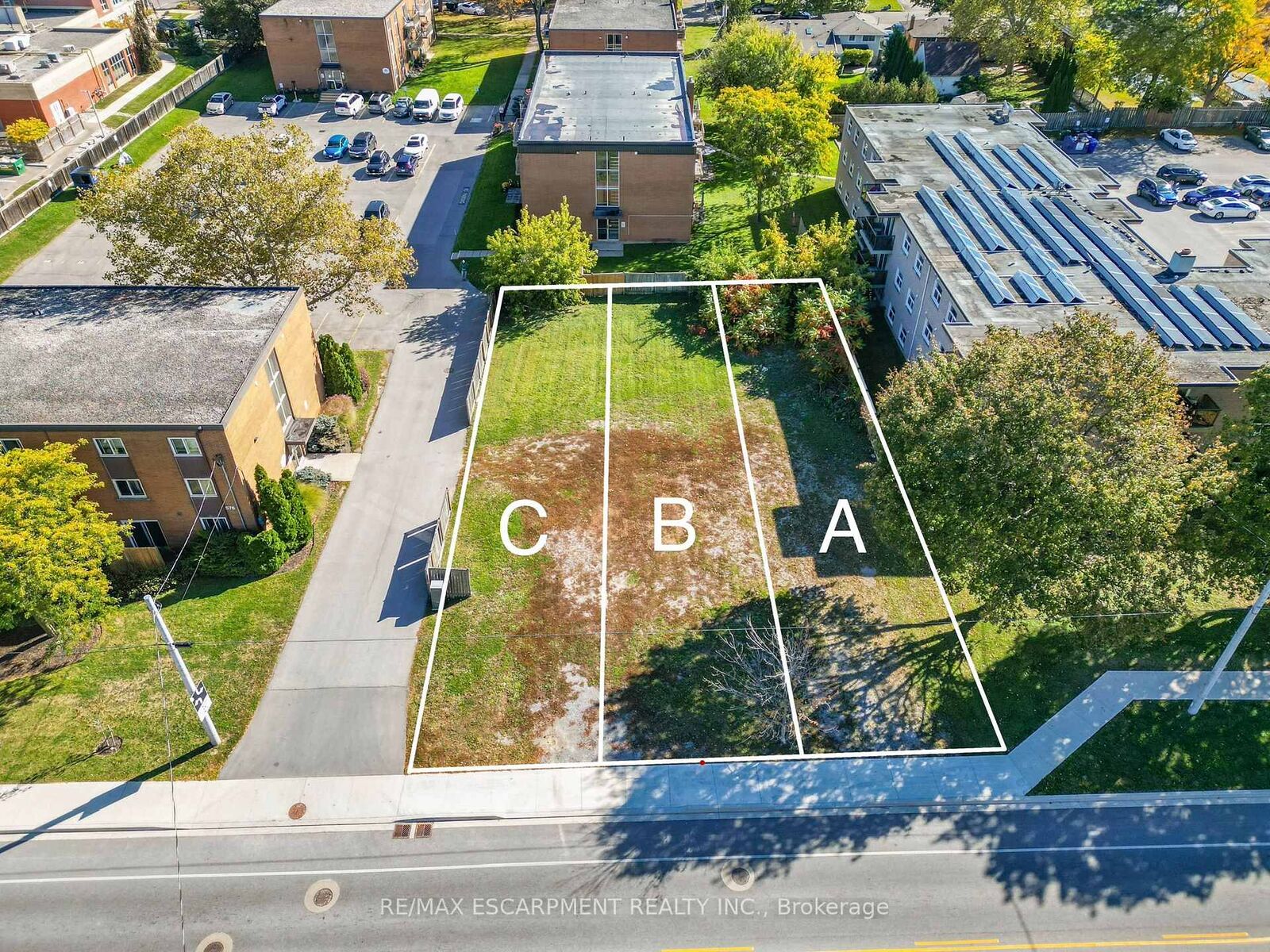 Photo de la propriété:  574 Ontario Street C  ON L2N 4N7 