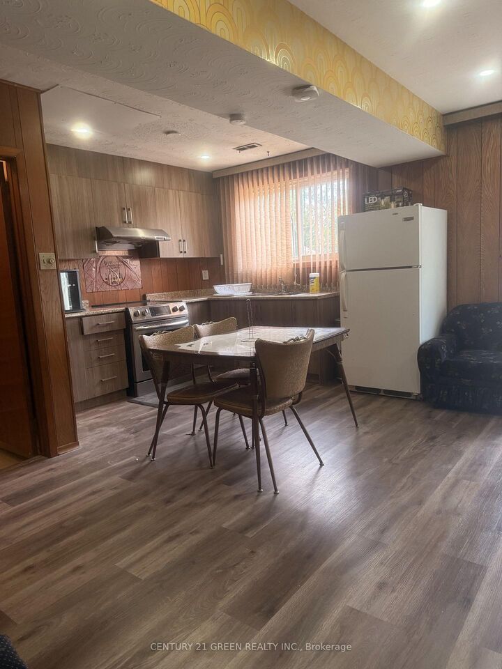 Property Photo:  566 Pharmacy Avenue Bsmt  ON M1L 3G9 