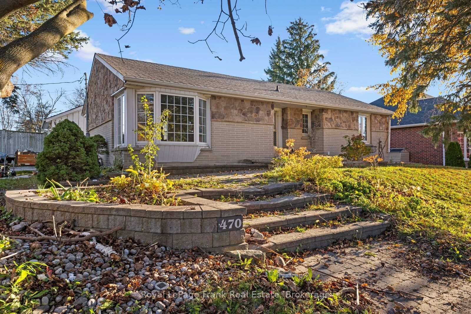 Property Photo:  470 McDonald Street  ON L9L 1L8 