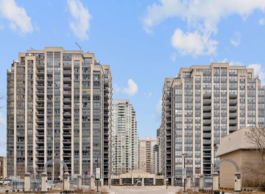 Property Photo:  18 Hollywood Avenue 306  ON M2N 6P5 