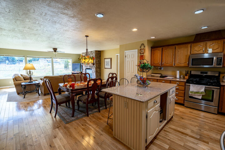 Property Photo: 878 Mountain View UT 84781