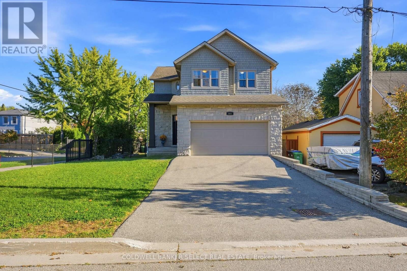 Property Photo: 854 Sixth Street ON L5E 1N4