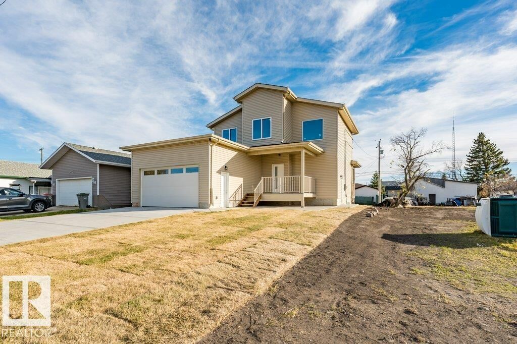 Property Photo:  5023 48 Avenue  AB T0C 1Z0 
