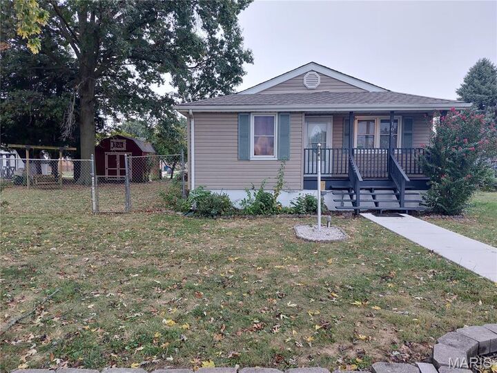 Property Photo: 105 S Olive Street IL 62048