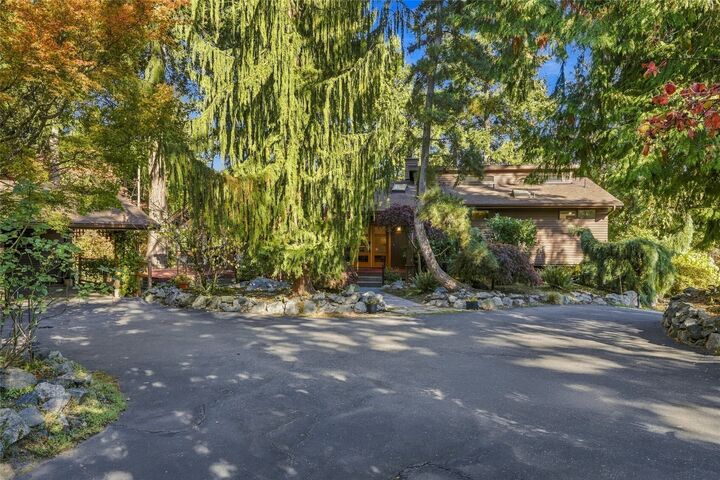 Property Photo: 4910 Seabreeze Way WA 98203