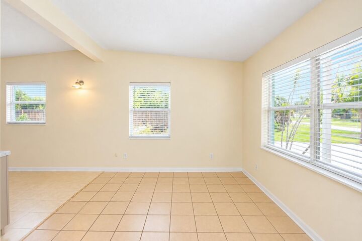Property Photo:  4151 Neptune Drive SE  FL 33705 