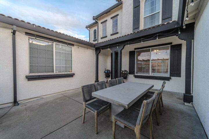 Property Photo:  5623 Mallardview Way  CA 95757 
