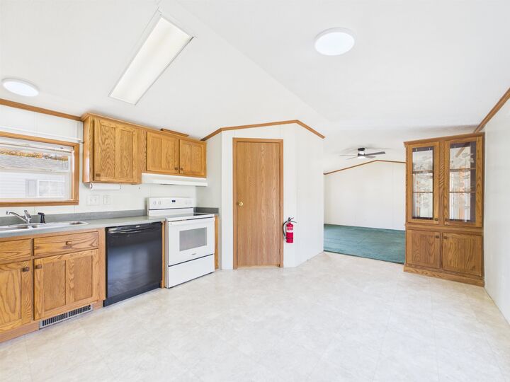 Property Photo:  42 Blue Jay Court  NH 03431 