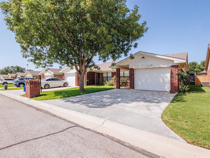 Property Photo: 215 Wills Way TX 76802