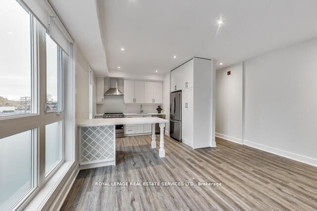 Property Photo:  235 Davenport Road  ON M5R 1J8 