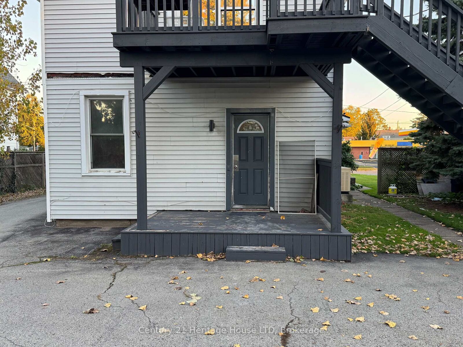 Property Photo:  28 Princess Street 2  ON L2A 1V6 