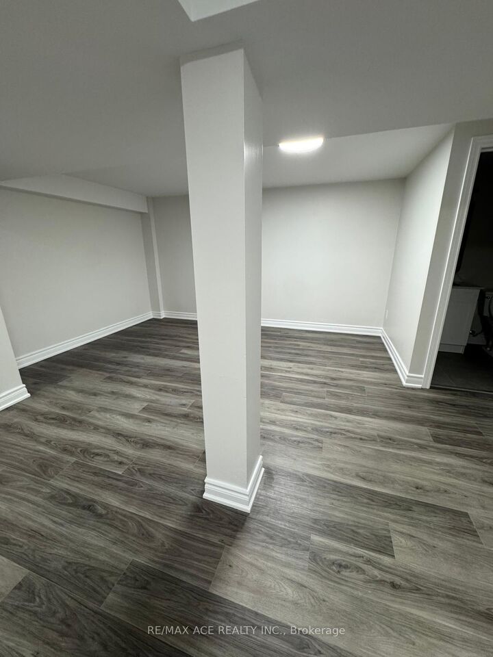 Property Photo:  1644 Pepperwood Gate Bsmt  ON L1X 2K1 