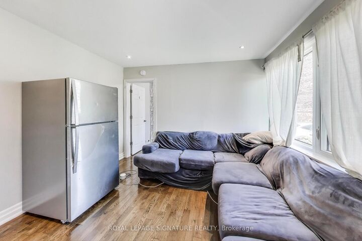 Property Photo:  68 Harold Court  ON L8S 2R9 