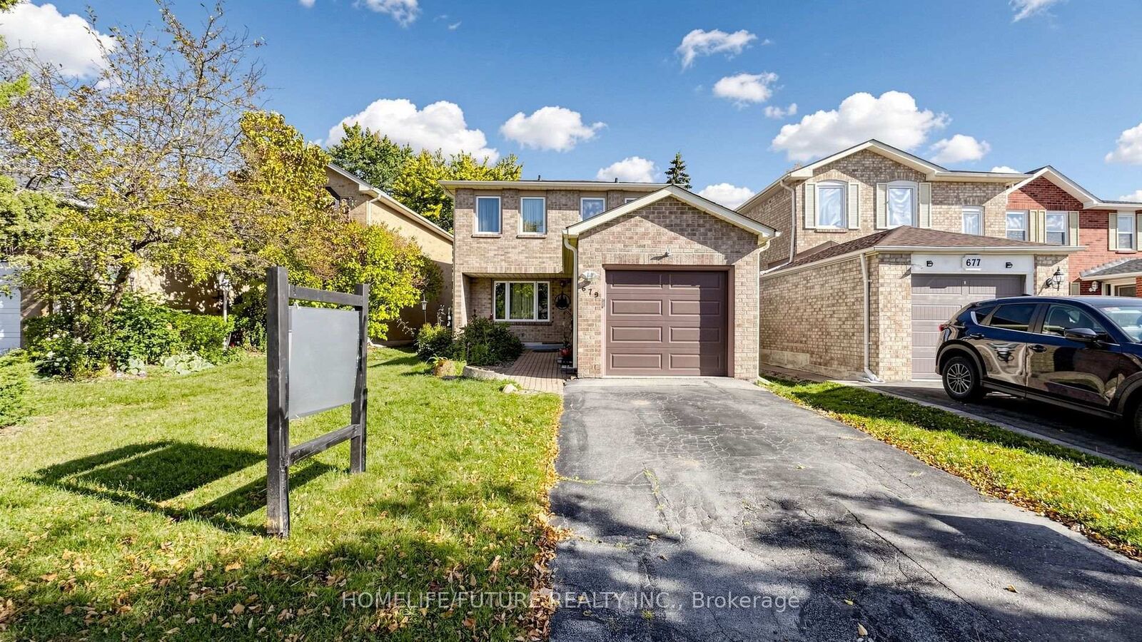 Property Photo: 679 Foxwood Trail ON L1V 3Y1