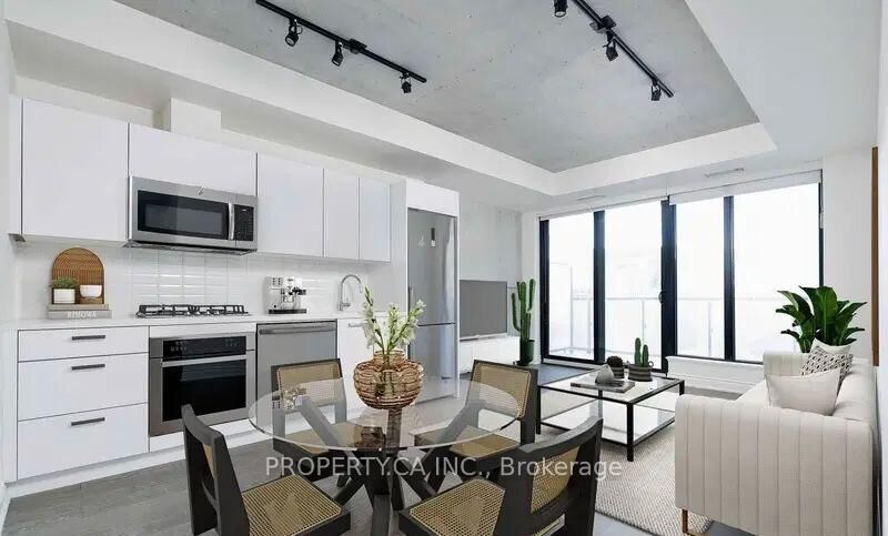 Property Photo: 608 Richmond Street N 301 ON M5V 0N9