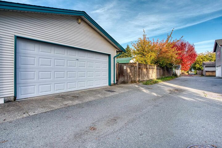 Property Photo: 34632 4 Avenue BC V2S 8B8