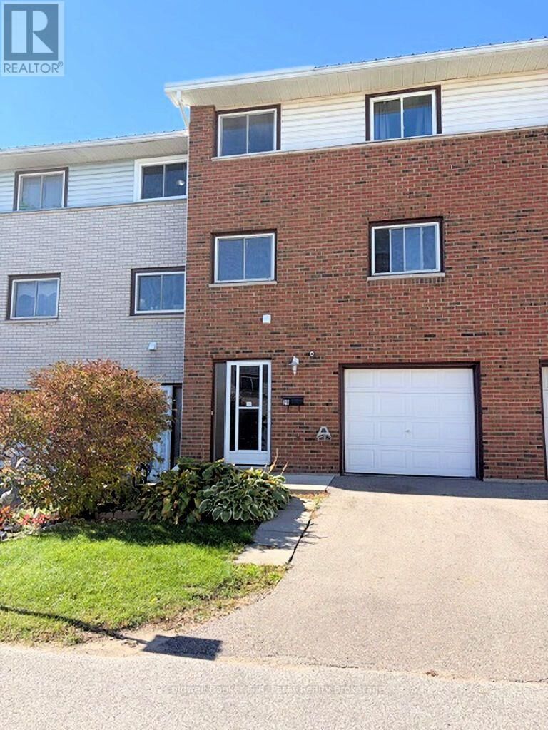 Property Photo: 129 Concession Street East 29 ON N4G 4N4