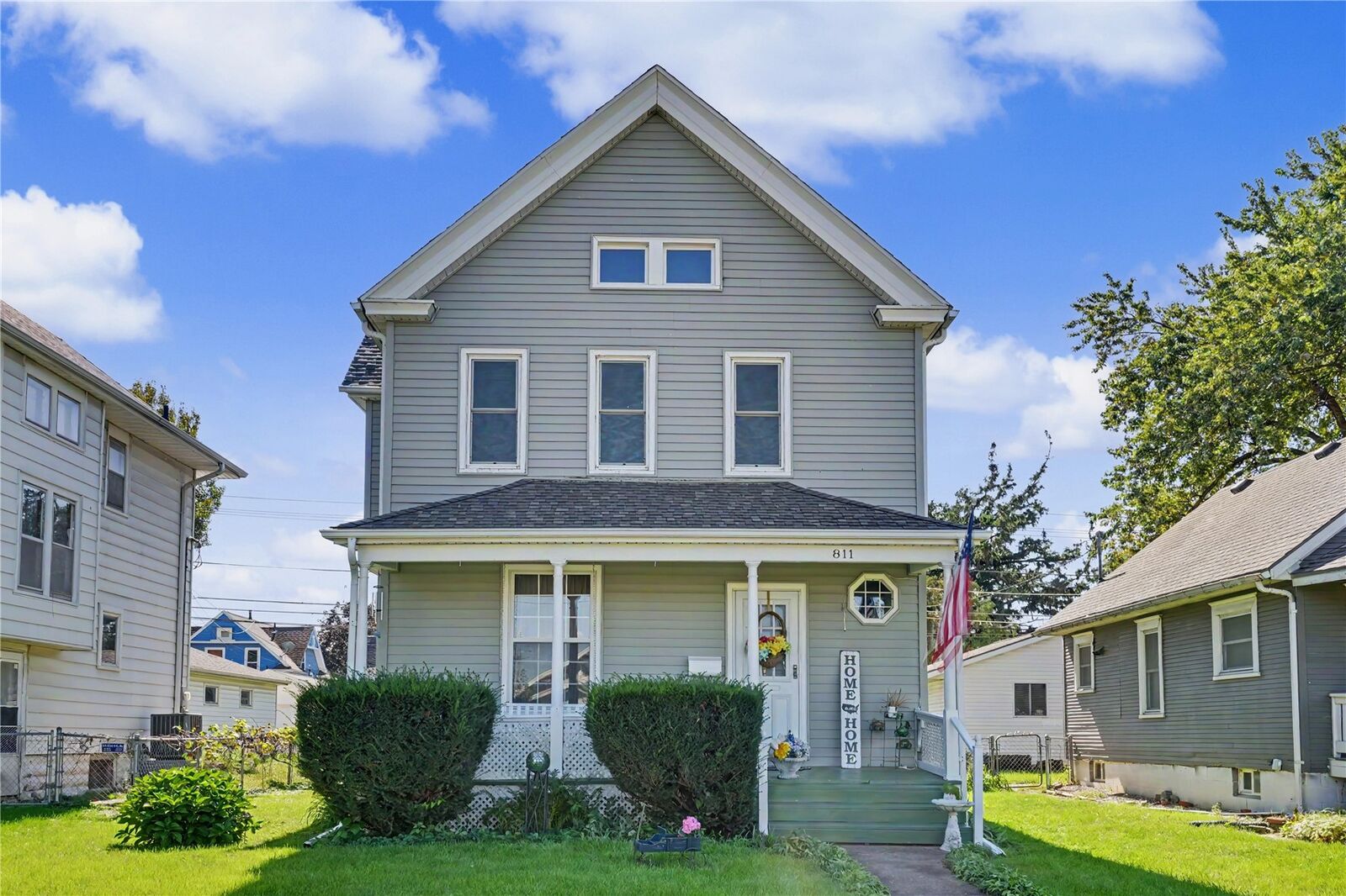 Property Photo: 811 F Ave NW IA 52405