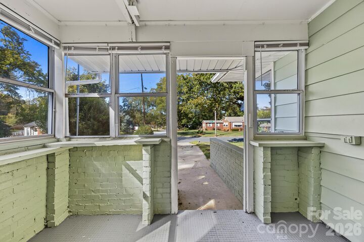 Property Photo: 2018 Quentin Street NC 28216