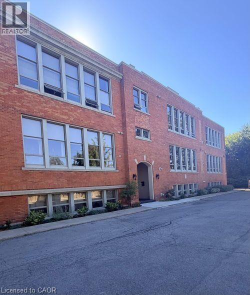 Property Photo:  357 Hunter Street West 22  ON L8P 1S6 