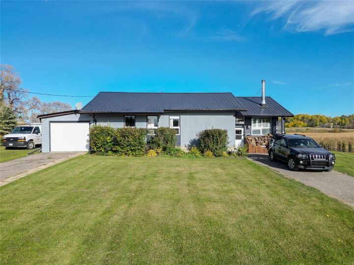 Property Photo:  460 Sample Road  MB R0K 1W0 