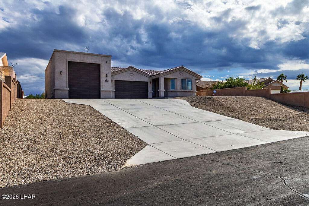 Property Photo:  1640 Palomino Ln  AZ 86406 