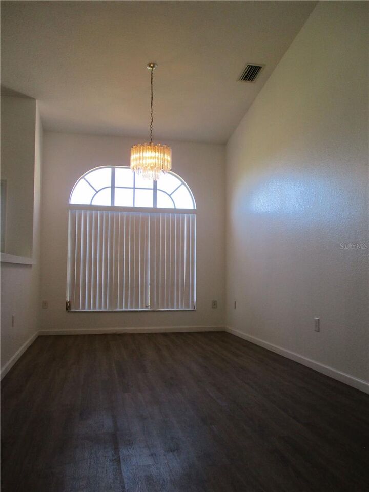 Property Photo:  