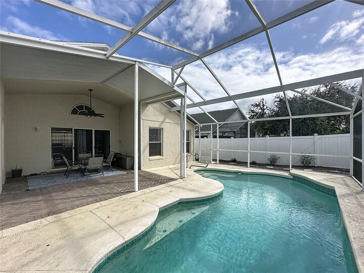 Property Photo:  866 Knightsbridge Cir  FL 33896 