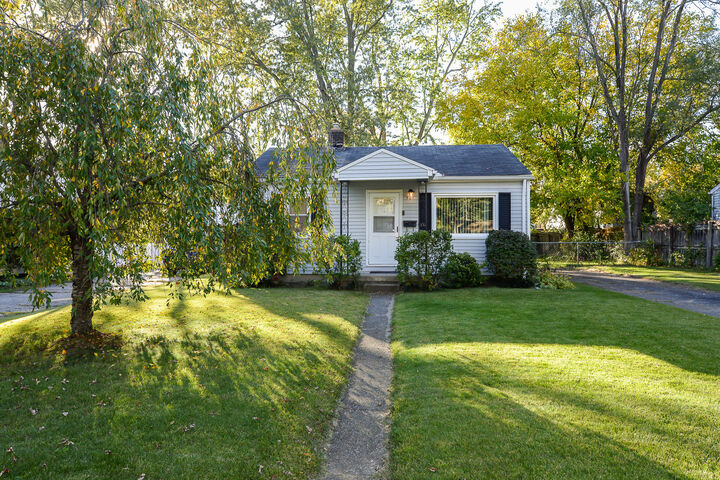 Property Photo:  501 Hollis Avenue  MI 48198 