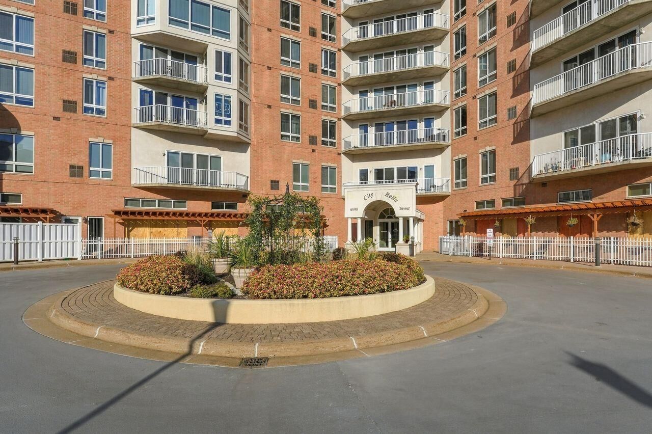 Property Photo:  6600 Lyndale Avenue S 308  MN 55423 