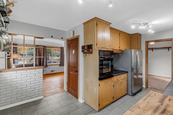 Property Photo:  3730 Cranbrook Drive  MN 55110 