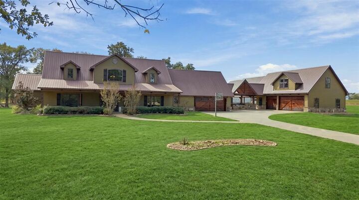 Property Photo:  465 County Road 1070  TX 75487 