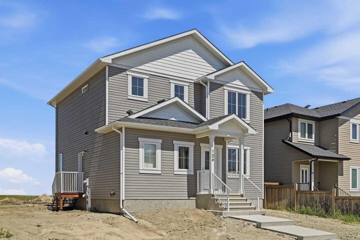 Property Photo:  124 Coote Street  AB T0L 0P0 