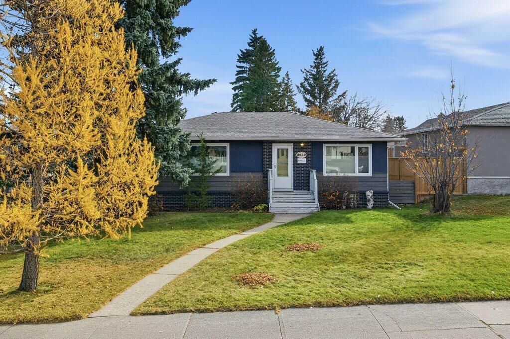 Property Photo:  3239 Kenmare Crescent SW  AB T3E 4R4 