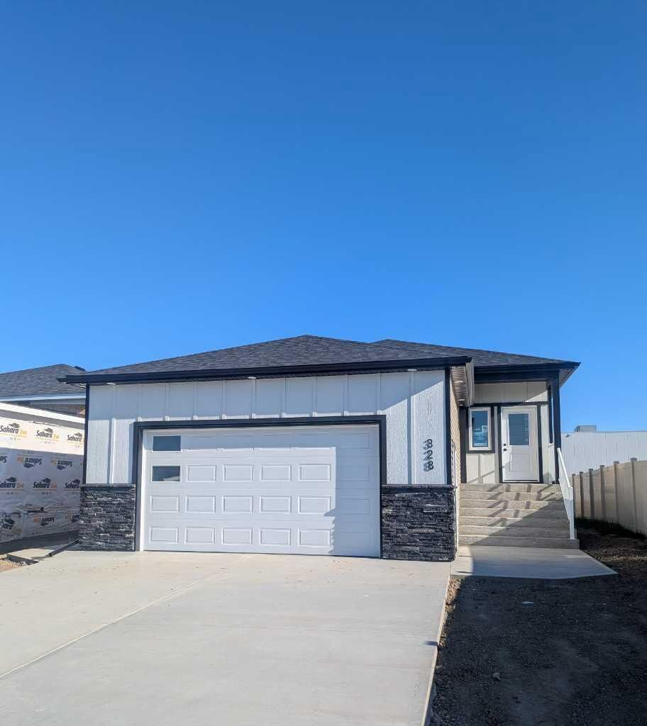 Property Photo:  328 Somerside Road SE  AB T1B 0R2 