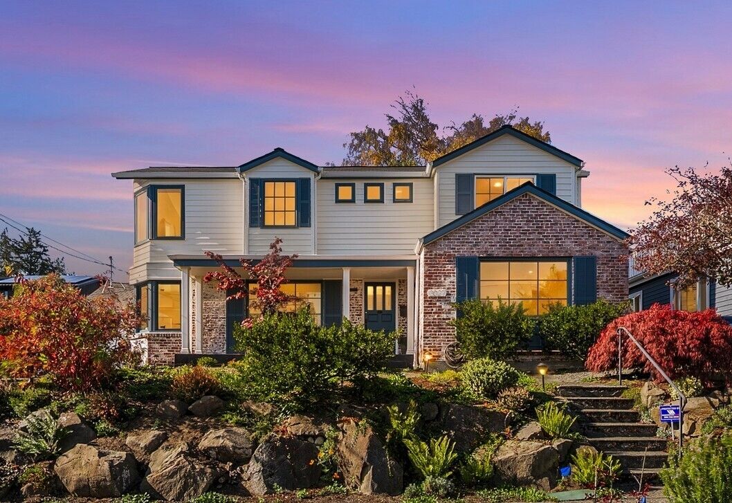 Property Photo: 3027 38th Avenue W WA 98199