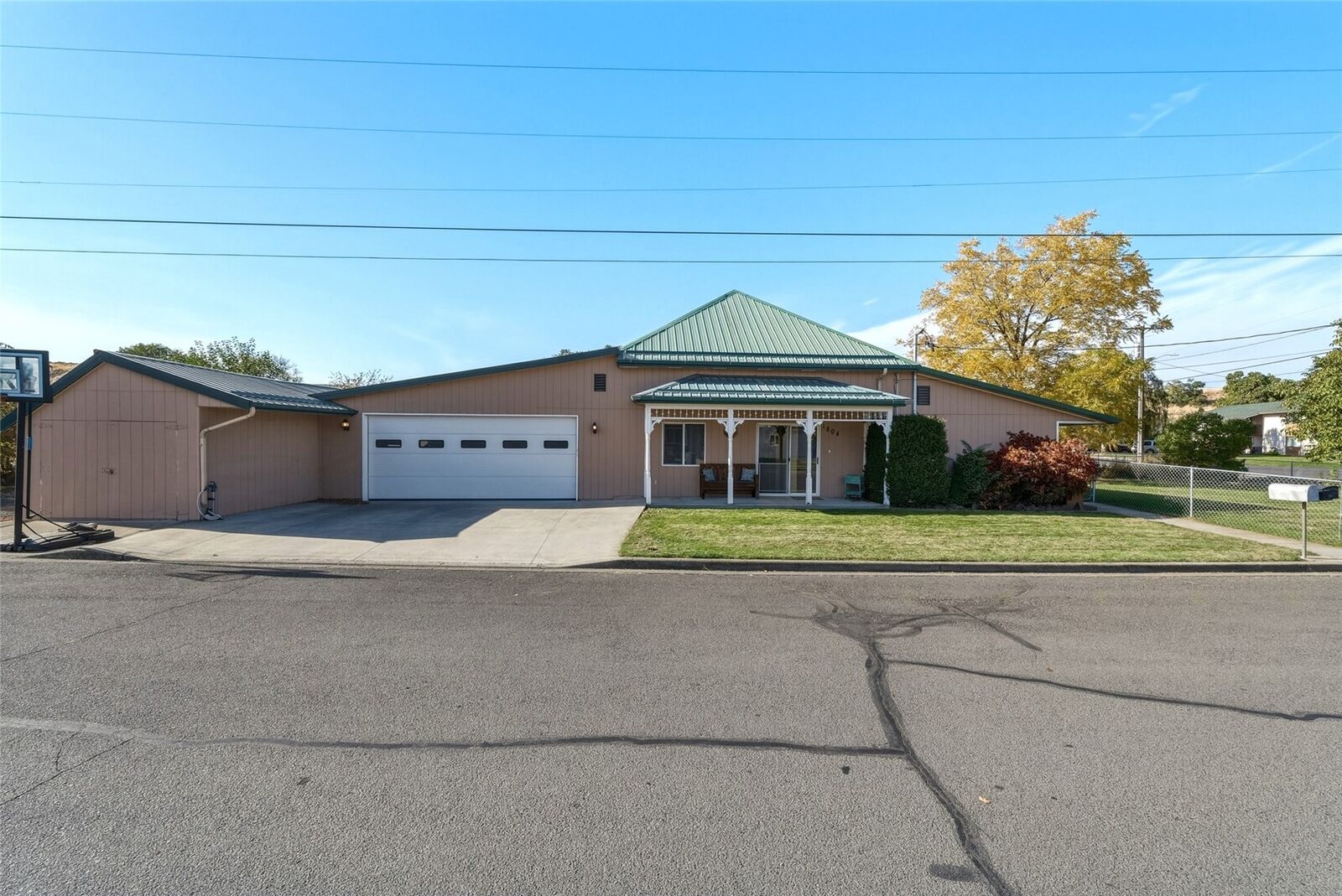 Property Photo: 1804 Walnut Street OR 97862