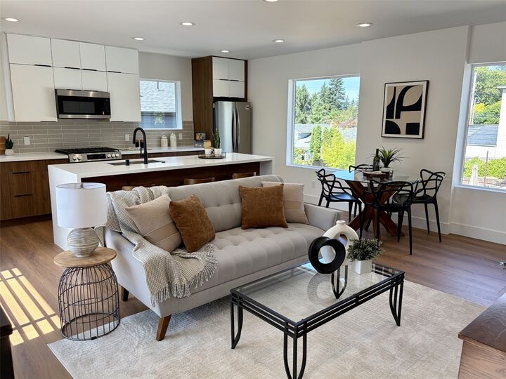 Property Photo: 9215 12th Avenue NE B WA 98115