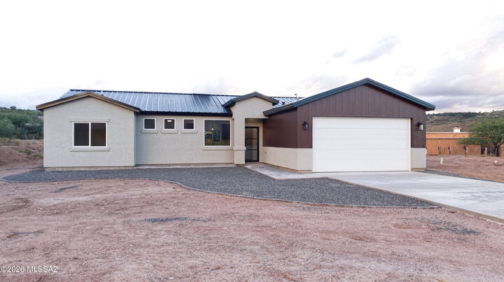 Property Photo: 631 Via Cocospera AZ 85648