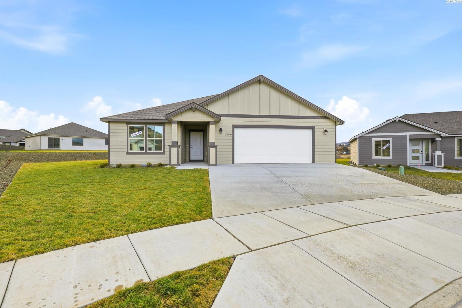 Property Photo: 6449 W 29th Ct WA 99338