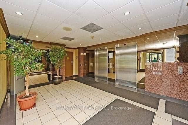 Property Photo:  10 Markbrook Lane 1707  ON M9V 5E3 