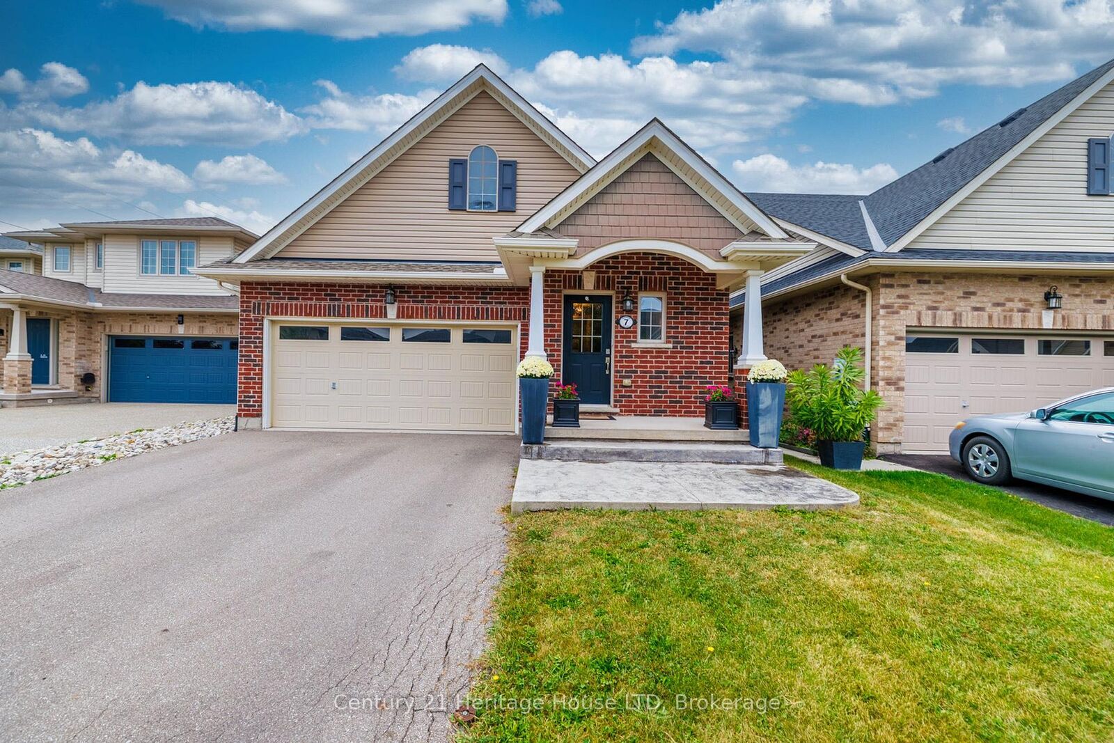 Property Photo:  7 Kenmar Court  ON L2P 0E4 