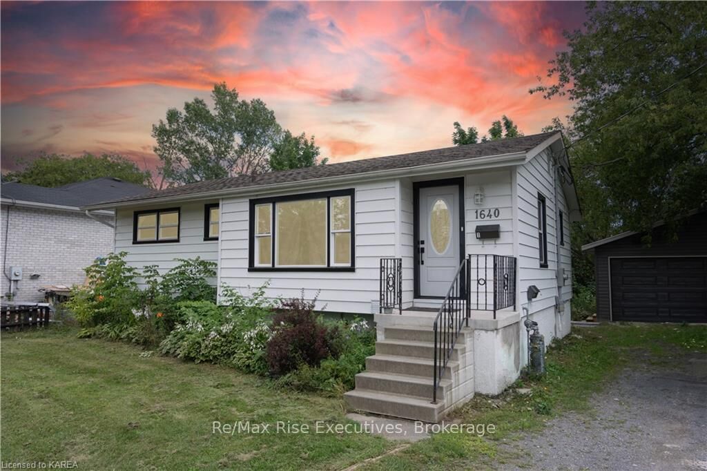 Property Photo: 1640 Mary Street ON K7M 5J1