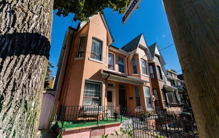 Property Photo:  35 Bellwoods Avenue 2nd Floor  ON M6J 2P5 