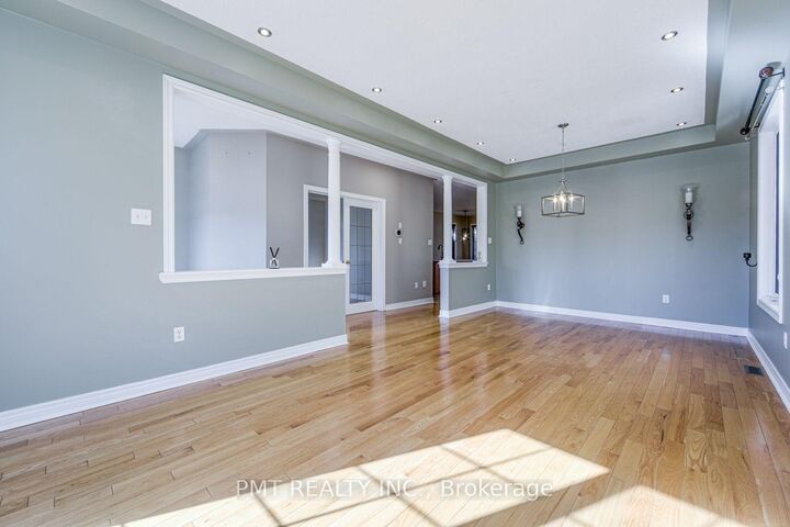 Property Photo:  43 Manley Avenue  ON L4A 0C5 